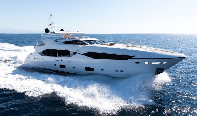 Seasonal rental Motor Yacht Cannes