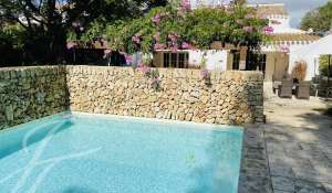 Seasonal rental Villa Binixica