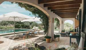 Seasonal rental Villa Ferreries