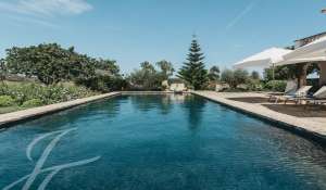 Seasonal rental Villa Ferreries