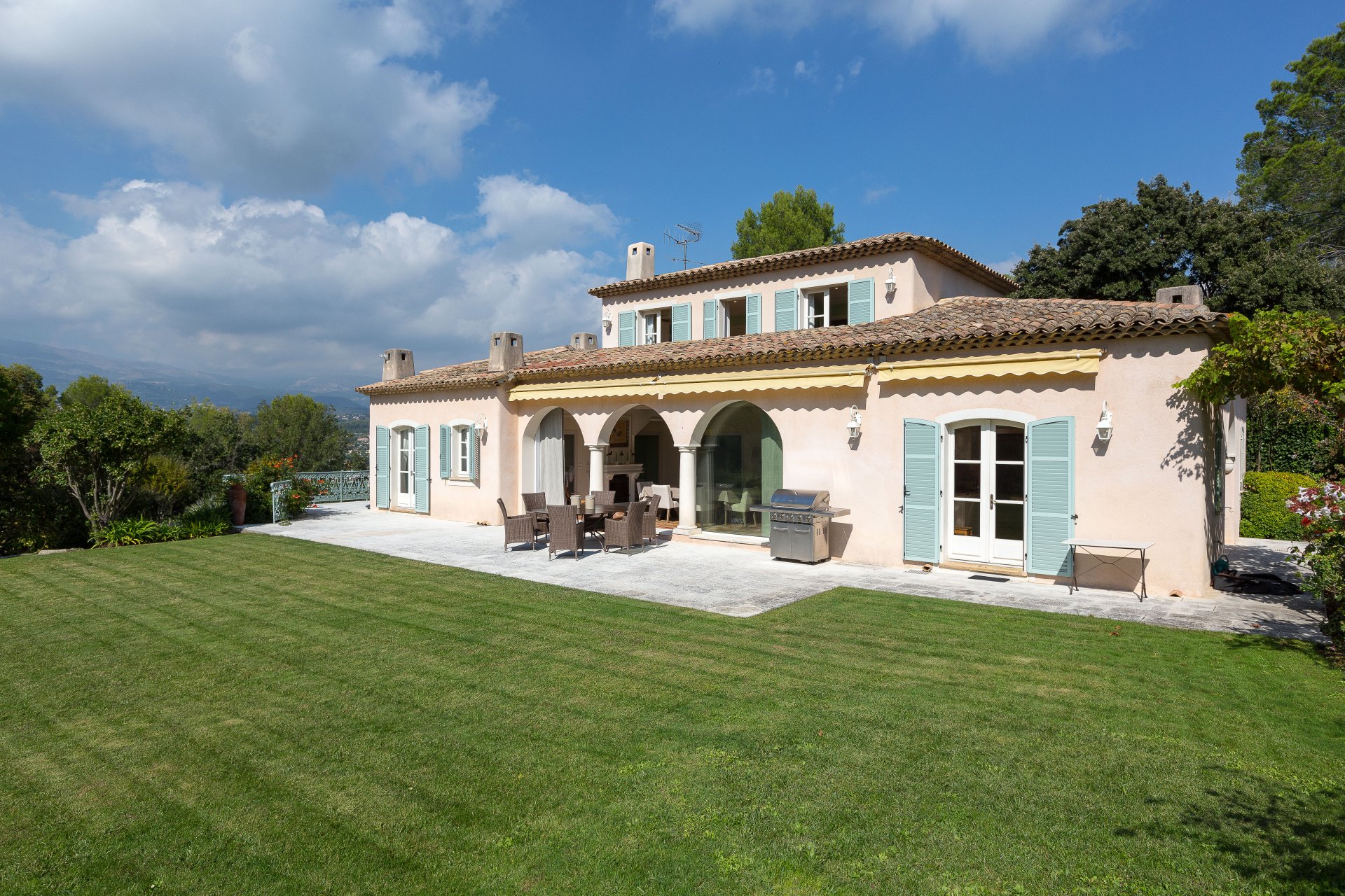 Ad Seasonal rental Villa Valbonne (06560), 7 Rooms, 10 Capacity ref:L2022VA